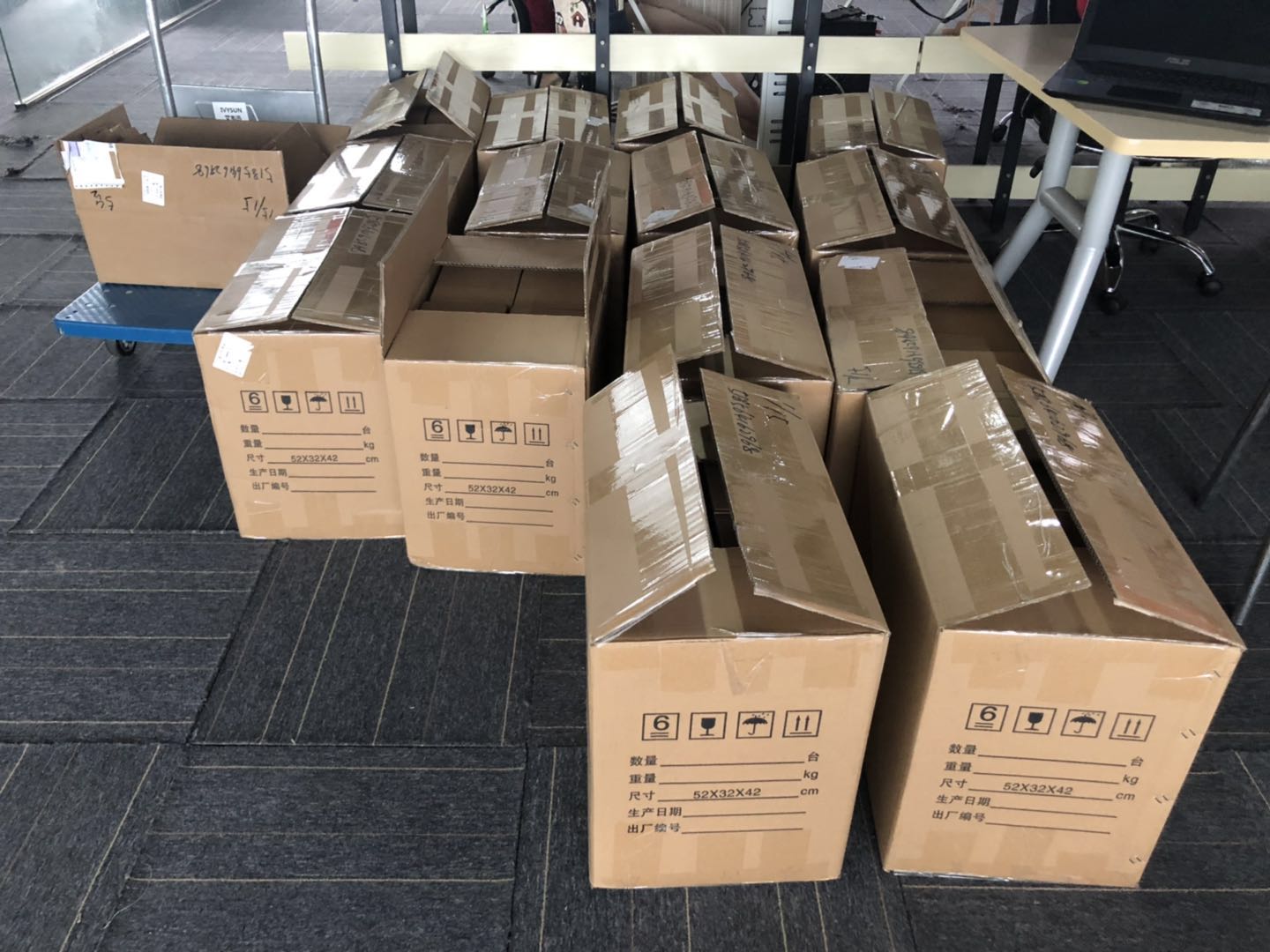 芝柯HDT334 四英寸便攜熱敏打印機(jī).jpg 芝柯HDT334 四英寸便攜熱敏打印機(jī).jpg