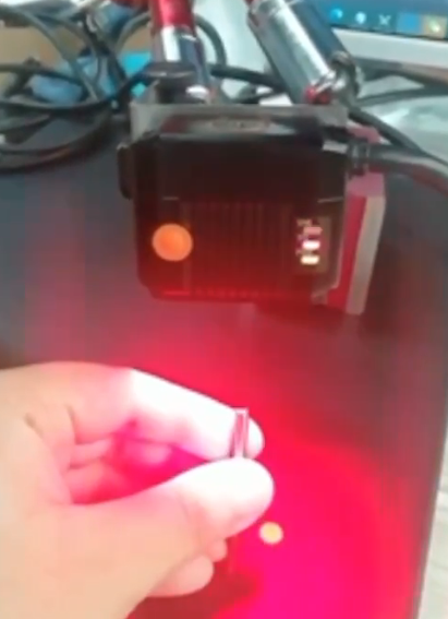 艾韋迅IVY8040M讀取4mm4mm激光蝕刻二維碼蝕刻品質較差，  金屬反光強，需要高解碼性能+良好光處理。.png